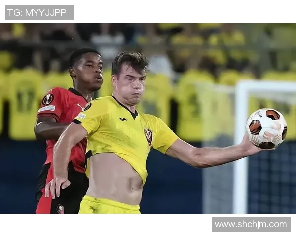 欧联杯激战莫陆军对决萨迪纳摩双方争夺小组出线权的关键战役